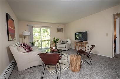 5th image of 1732 Sutton Ave #28
