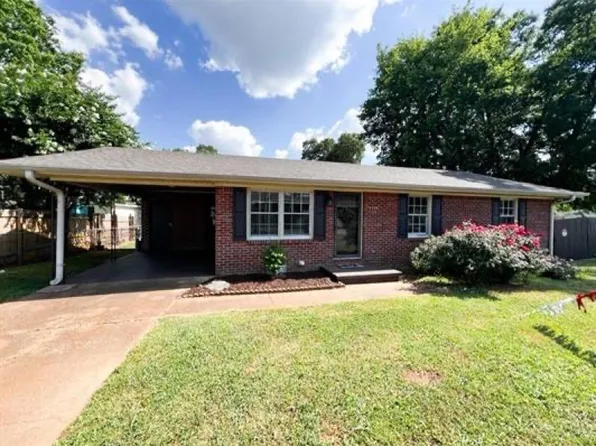 1520 Frey Ave, Sheffield, AL 35660