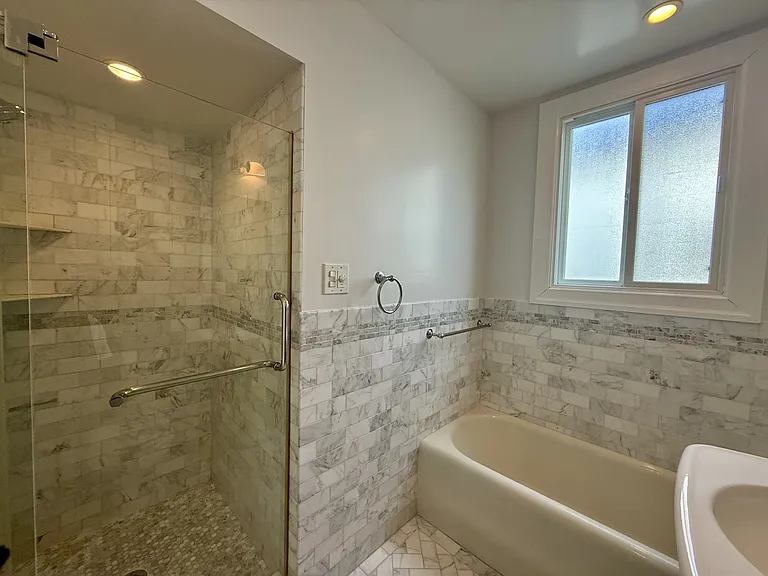 658 Rockdale Dr — Photo 13