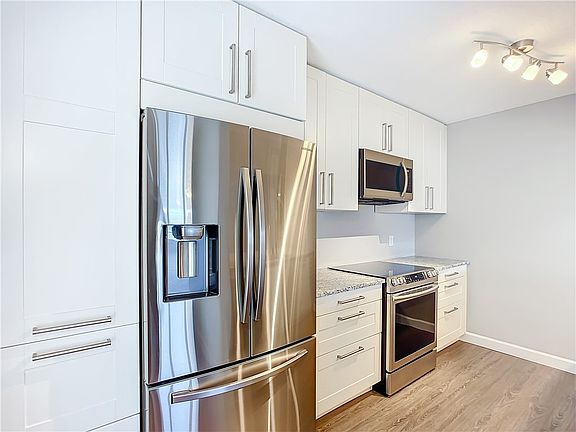 3rd image of 5 Plantation Dr APT 104