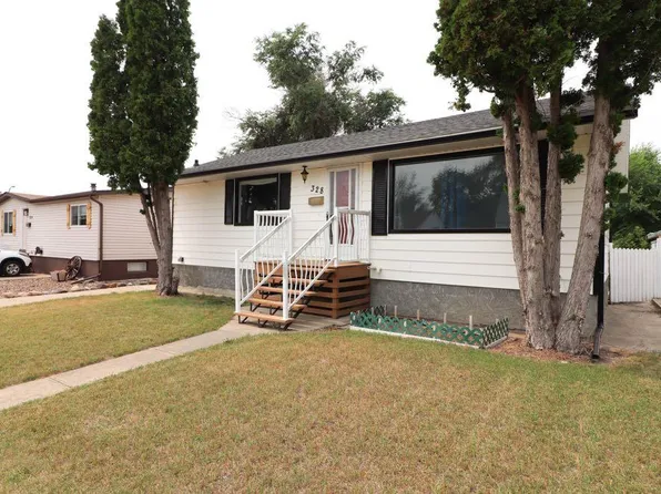 328 E 2nd St SE, Redcliff, AB T0J 2P2