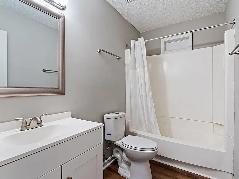 2207 Havens Dr #1 — Photo 6