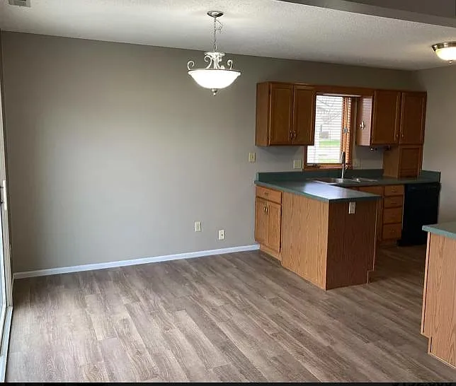 3 bed, 1158 sqft, $1,695 — Photo 4
