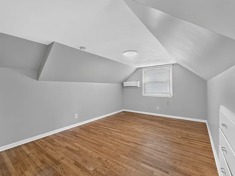 7318 Rosewood St — Photo 30