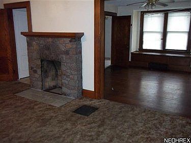 5th image of 266 N Broadway Ave
