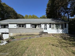 23 Brickyard Rd, Troy, NY 12182