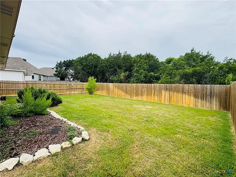 1468 Dryden Ave — Photo 32
