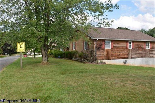 2nd image of 35 Hillcrest Ln