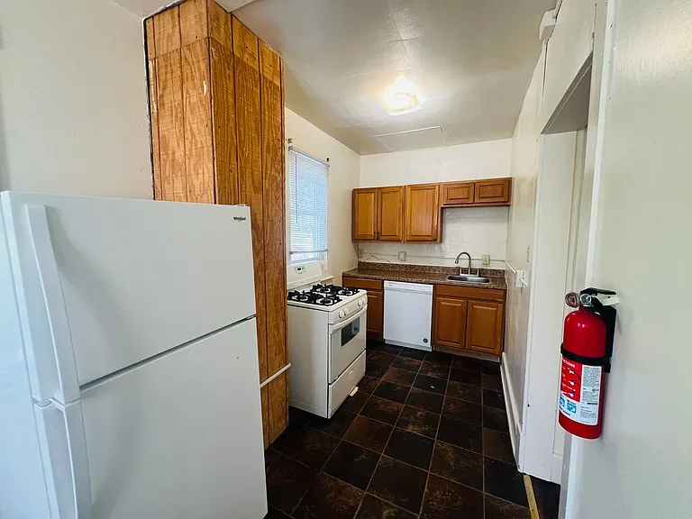 759 Garrison Ave — Photo 8