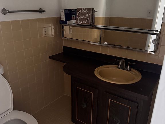 5th image of 7532 Roosevelt Blvd #B