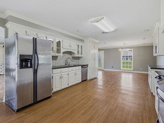 3rd image of 3970 Jacobs Way