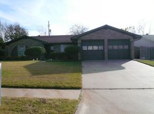 5330 NW Rotherwood Dr, Lawton, OK 73505