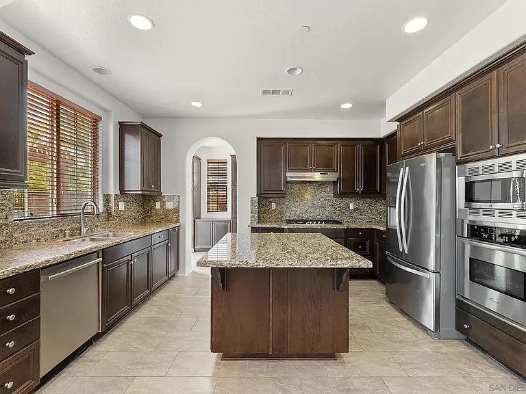 10449 Monterey Ridge Dr — Photo 9