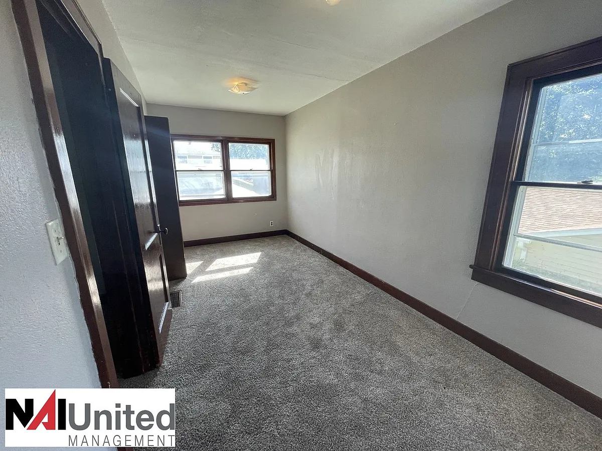 Building Photo - 2935 S Cypress St
