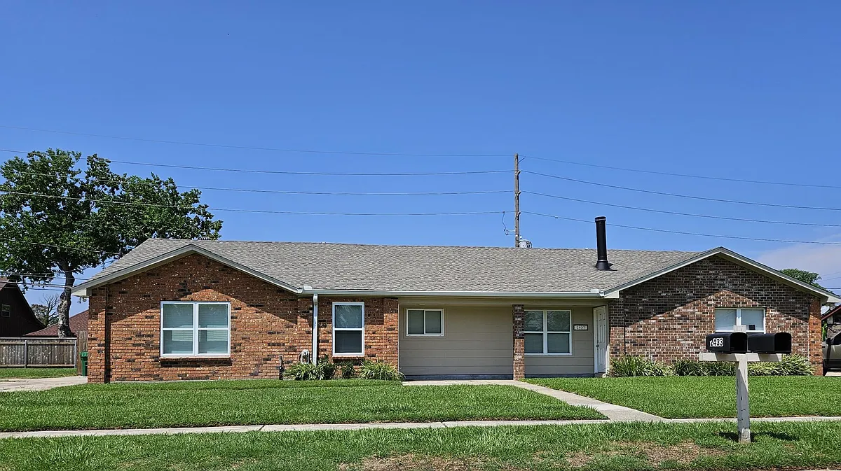 2433 - 2437 Virginian Colony - 2433 Virginian Colony Ave