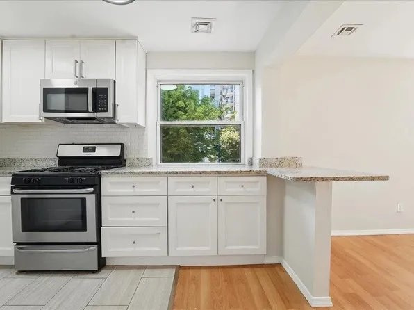 12 Saddlewood Court image 4 of 24