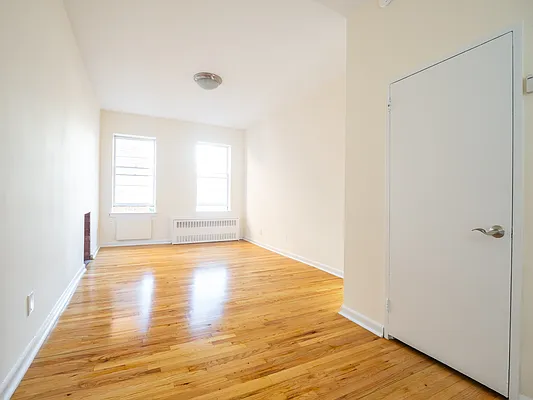 Rented by City Connections Realty | media 16