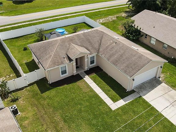 3rd image of 1913 Myakka Ct