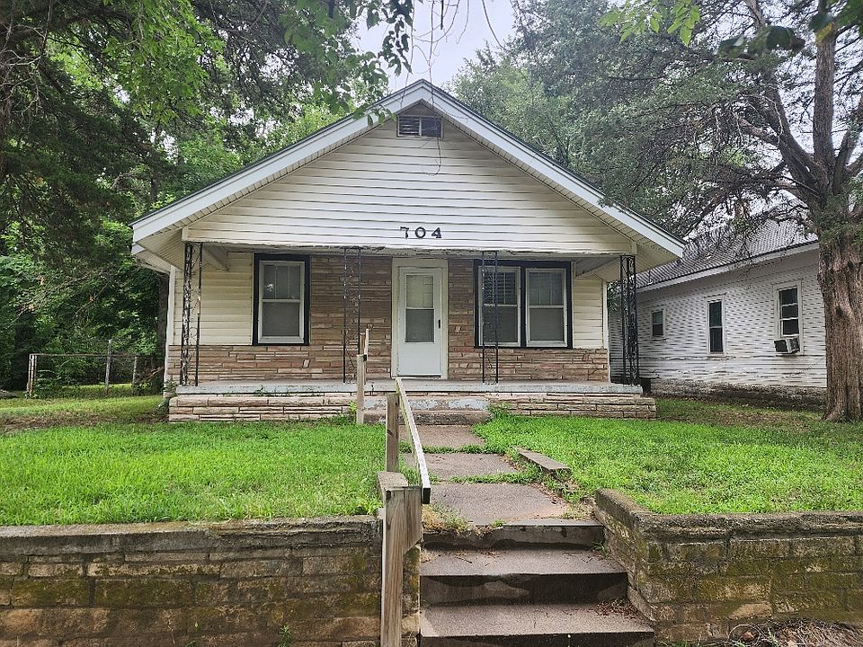 1st image of 704 N A St