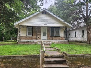 704 N A St, Arkansas City, KS 67005