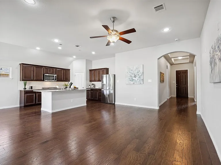 1409 Freesia Dr — Photo 5