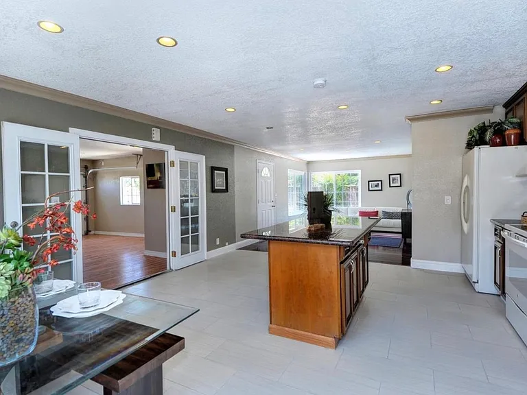458 Holly Way — Photo 2
