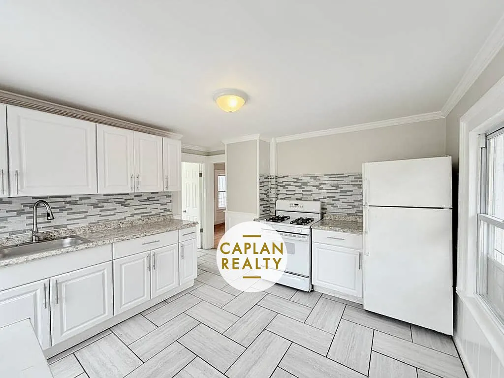 Building Photo - 641 Ferry St #O2