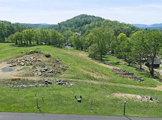 2600 Saddleback Ln, Bethlehem, PA 18015