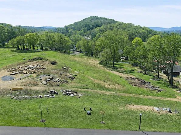 2600 Saddleback Ln, Bethlehem, PA 18015