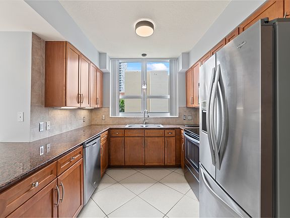 5th image of 2000 N Bayshore Dr #527A