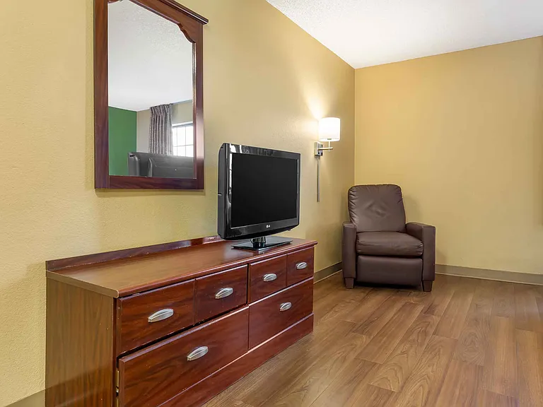 Studio Suite - 2 Twin Beds