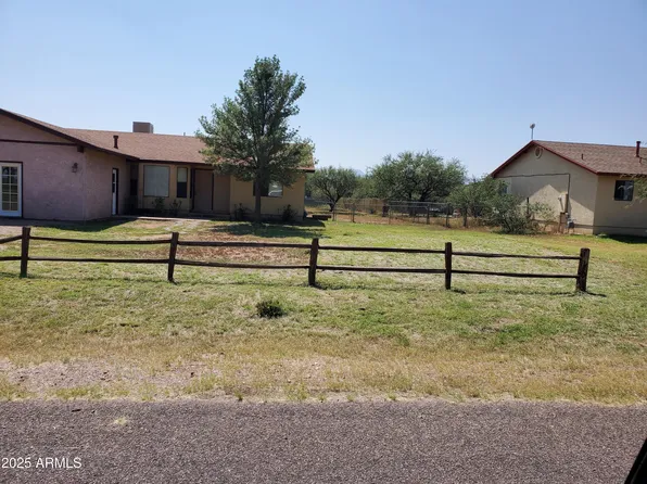 240 E OAK Street, Huachuca City, AZ 85616