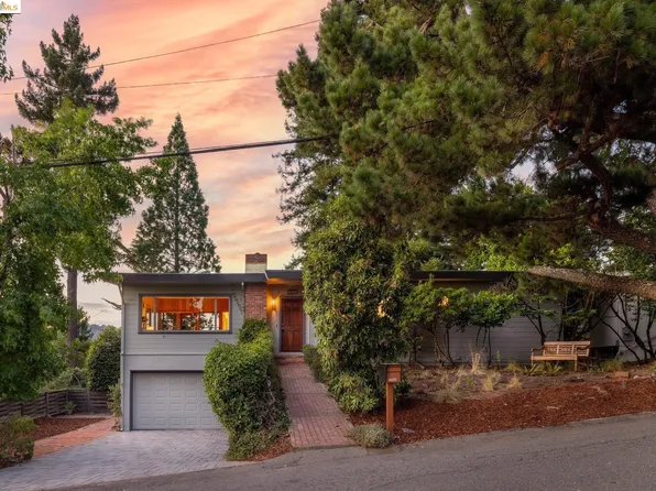 2688 Carisbrook Dr, Oakland, CA 94611