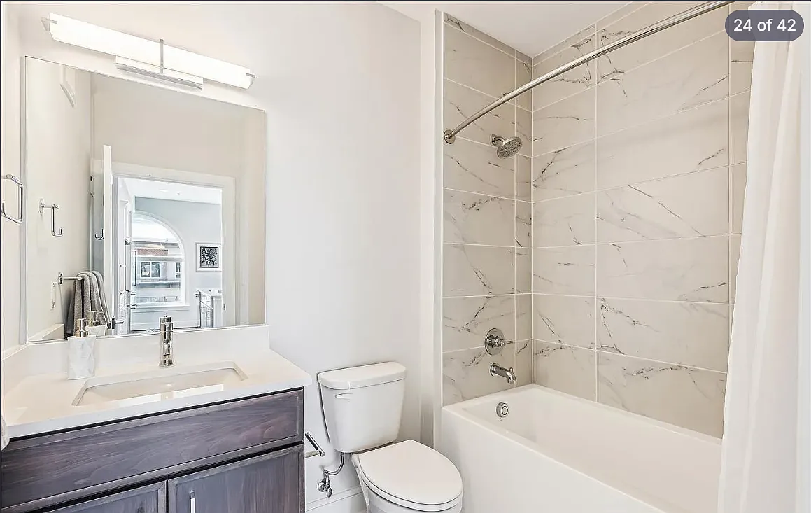 625 Slaters Ln — Photo 3
