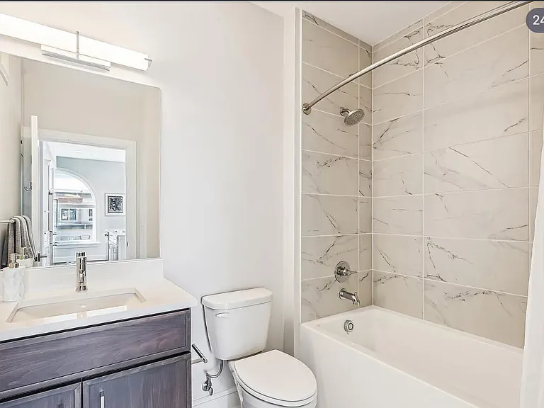 625 Slaters Ln #407 — Photo 3