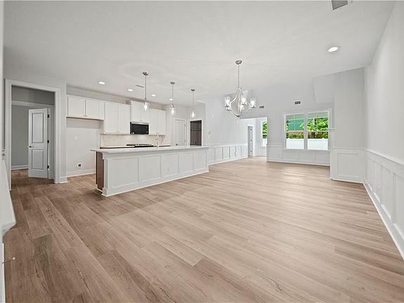 3rd image of 4605 Longleaf Pl