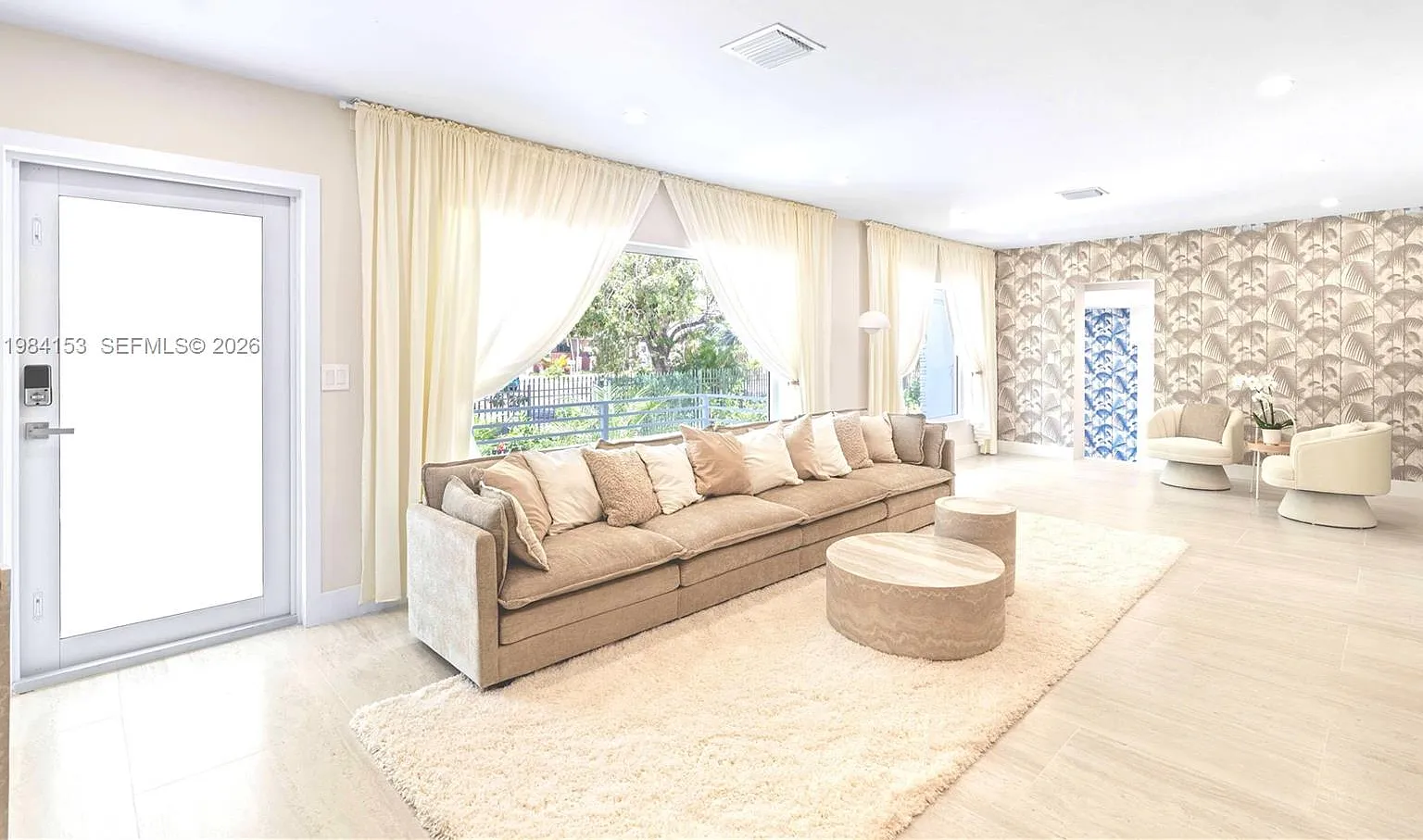 4 bed, 4.5 bath, $9,500 — Photo 4