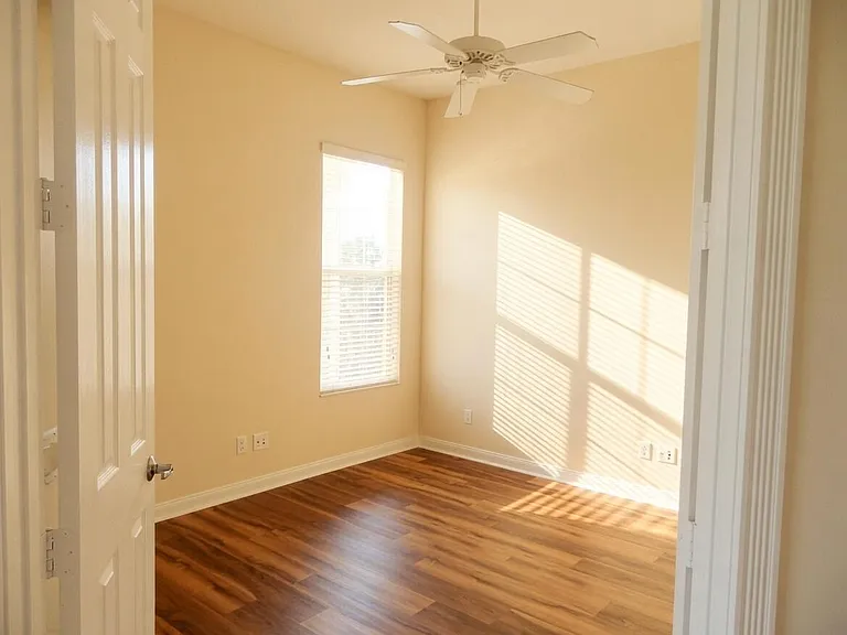 11547 SW Rockingham Dr — Photo 18