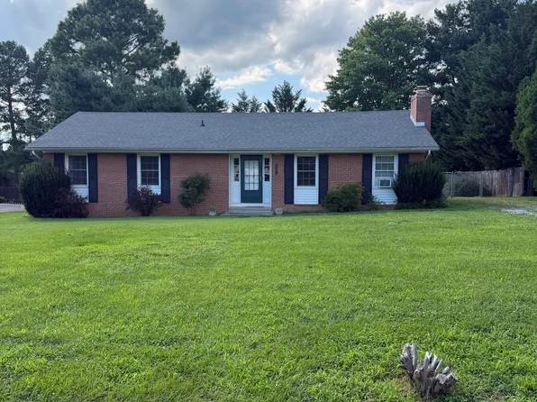 1160 Tuscawilla Dr, Charles Town, WV 25414