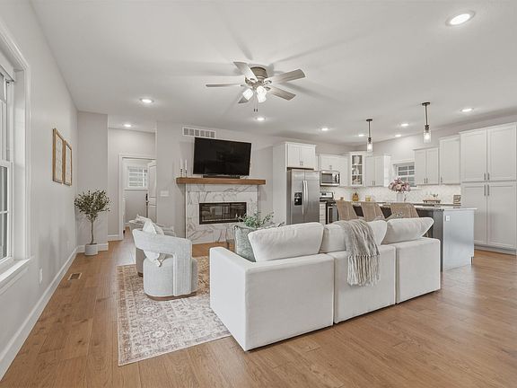 5th image of 513 Ledgestone Ridge Ct