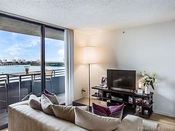 3rd image of 1330 West Ave APT 1406