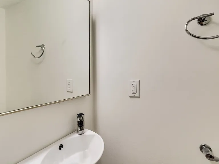 727 Quebec Pl NW — Photo 12