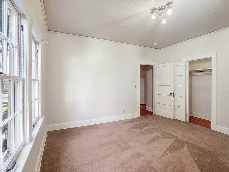 1004 Azuar Dr — Photo 14