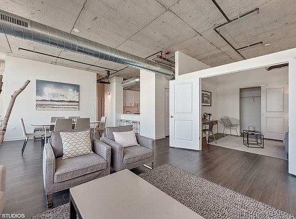 3rd image of 50 E 16th St Unit 1406
