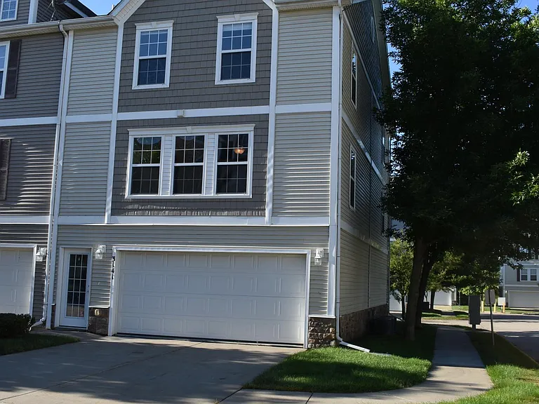 3141 SW Arlan Ln — Photo 1