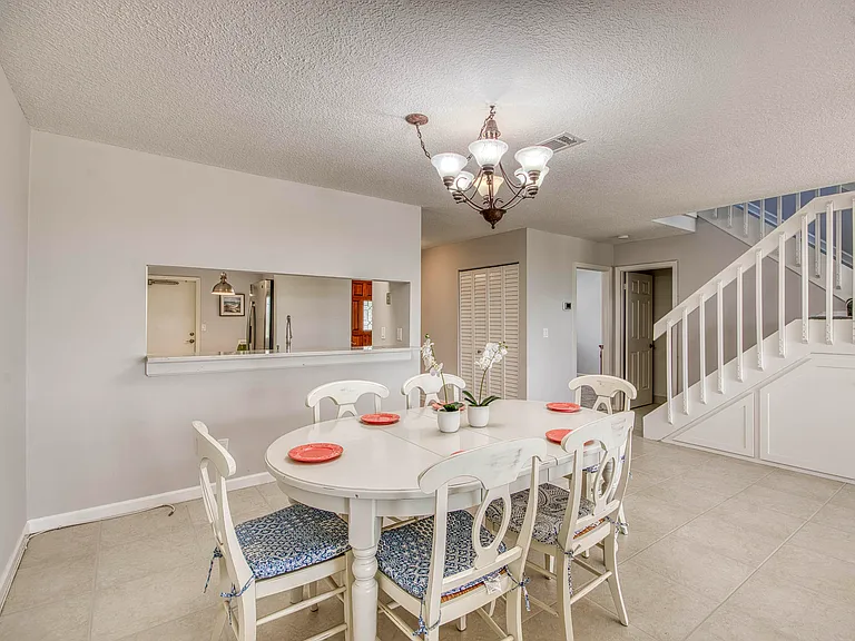 495 Prestwick Cir — Photo 6