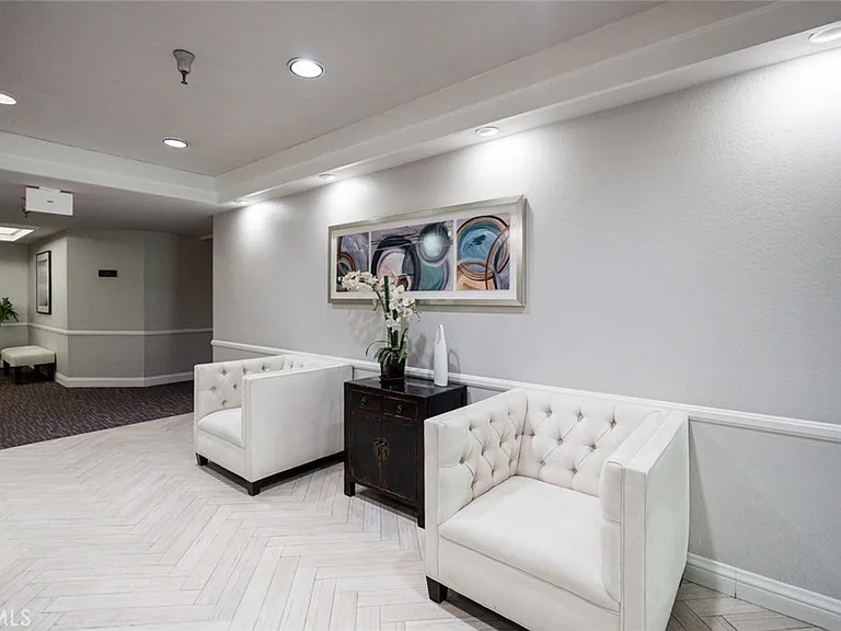 280 Cagney Ln #301 — Photo 63
