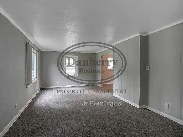 1017 Searles Rd — Photo 5