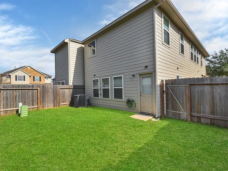 11429 Champions Green Dr — Photo 7