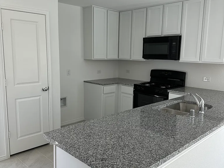 1809 Mallen Farm Rdg — Photo 8